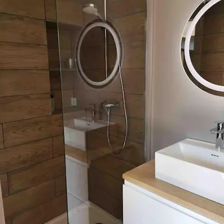 A Pied Centre Village, Cosy Piscine Apartment Saint-Remy-de-Provence