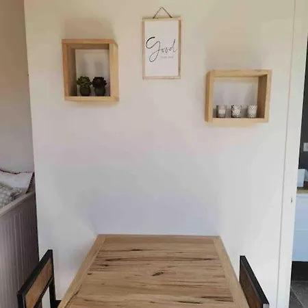 A Pied Centre Village, Cosy Piscine Apartment