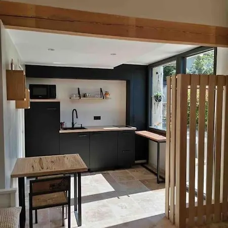 A Pied Centre Village, Cosy Piscine